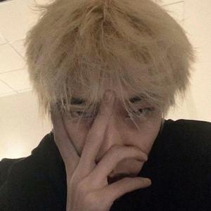 N老影视老人色情
